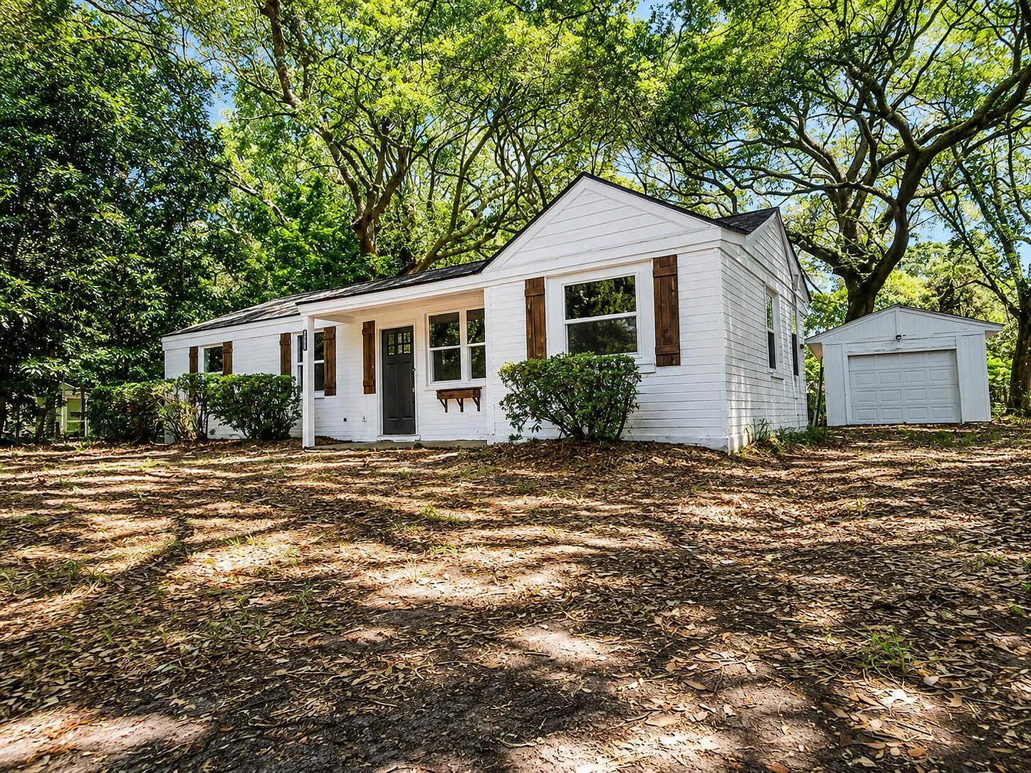 3 bed, 1.0 bath, 1248 sqft, $4,450 — Photo 3
