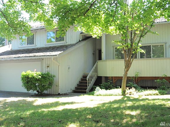 2nd image of 15811 NE 61st St