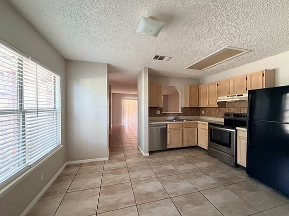 4th image of 7423 Corian Park Dr