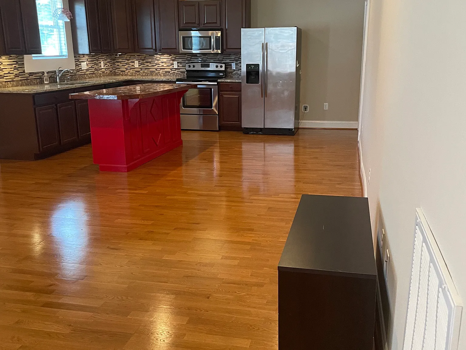 2 bed, 1500 sqft, $1,500 — Photo 2