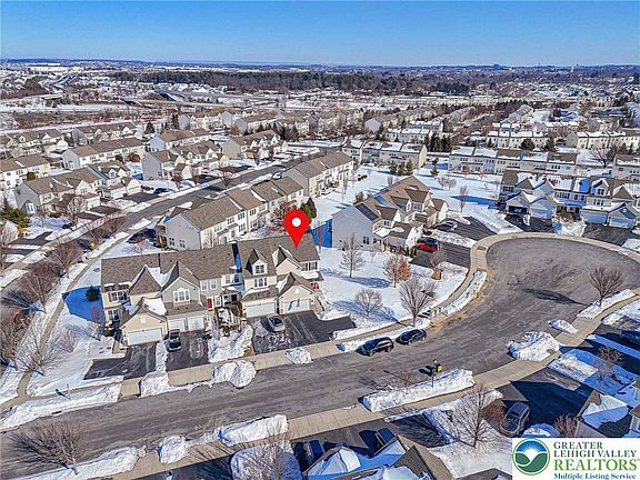 3rd image of 8542 Mayfair Ct