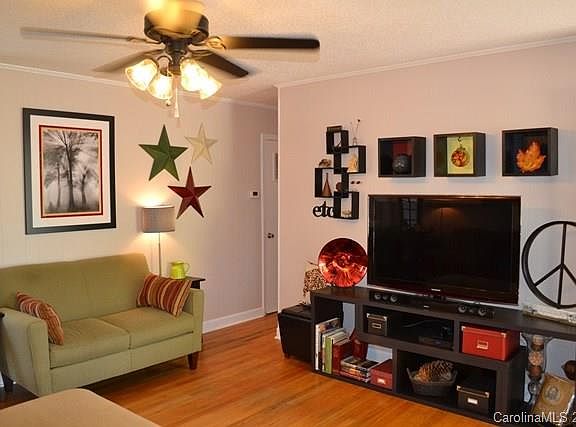 4th image of 748 Stonewall Ave S