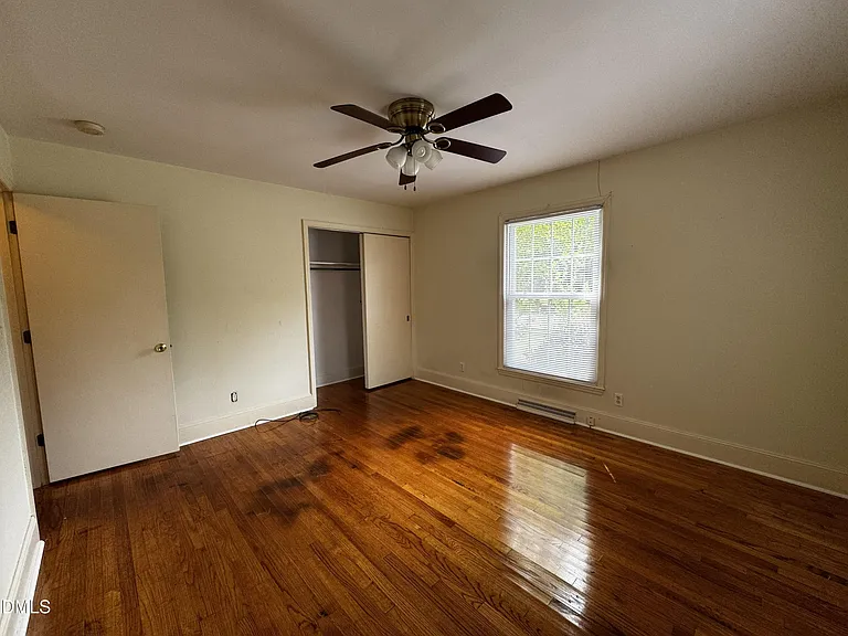 306 E 1st St — Photo 7