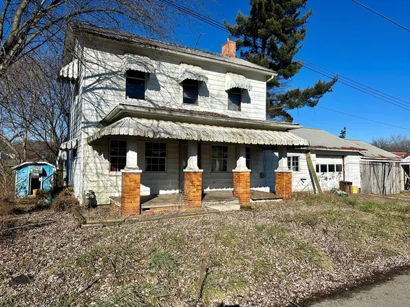 217 Railroad St, Oak Hill, OH 45656