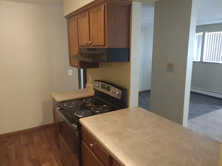 Regency East Apartments — Photo 12