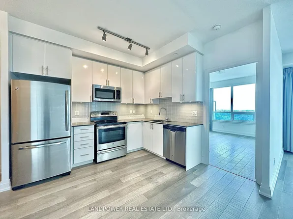 7167 Yonge St, Markham, ON