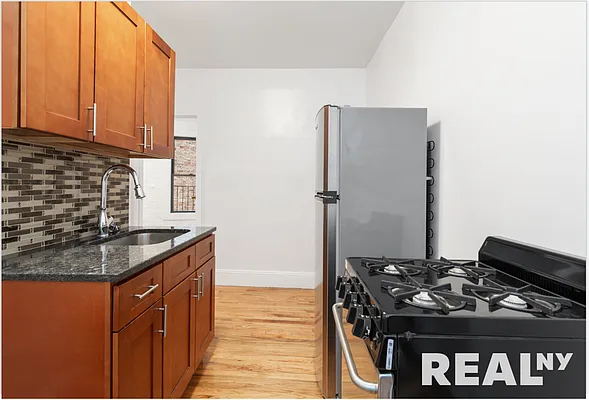 Rented by REAL New York | media 3