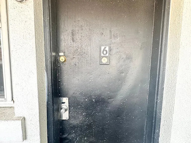 704 Cordova Dr #6 — Photo 3
