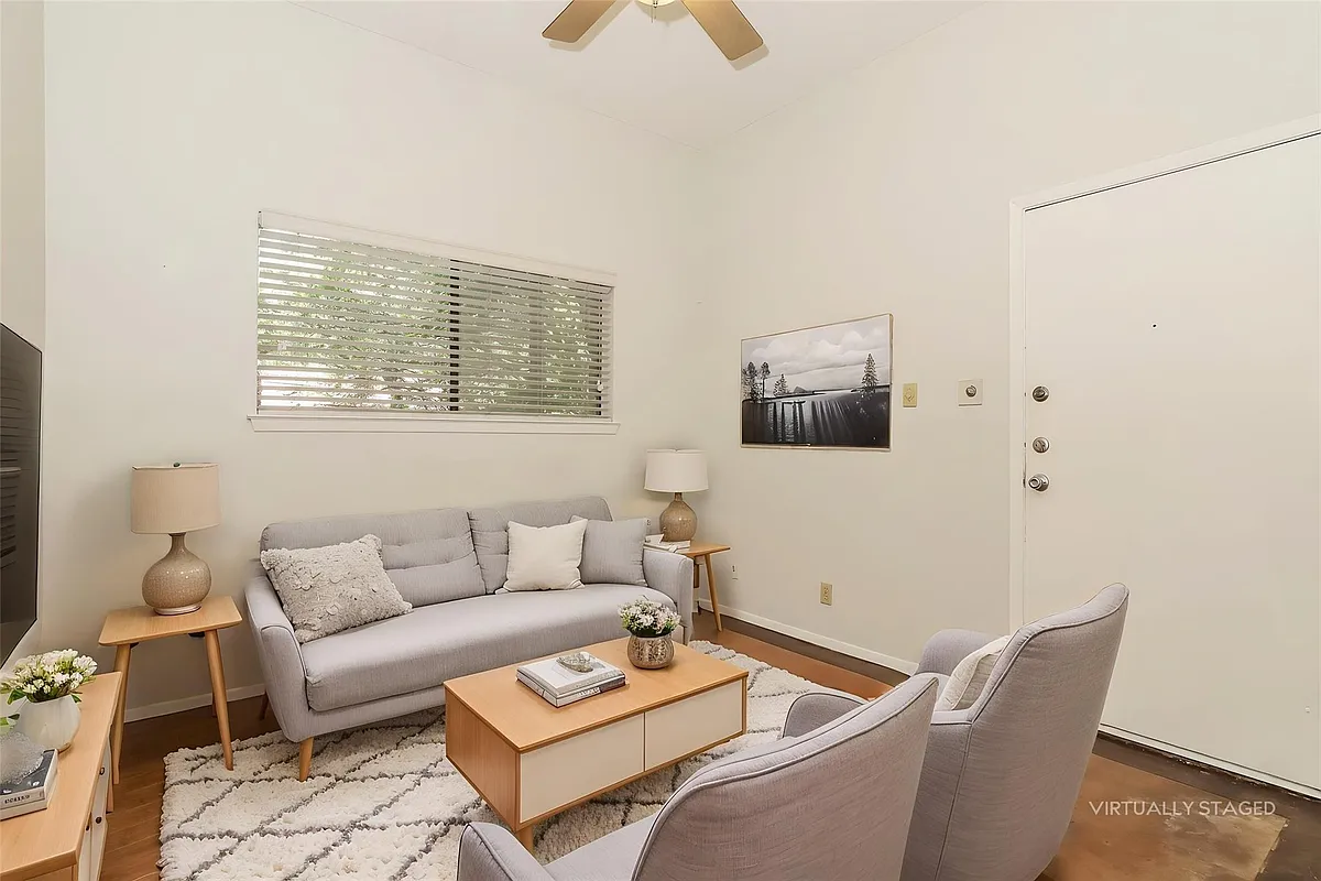Building Photo - 1620 Waterston Ave #105