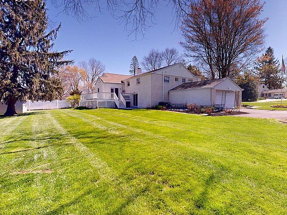 5th image of 14 N Forge Manor Dr