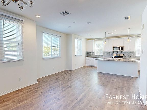 3rd image of 14834 Nordhoff St