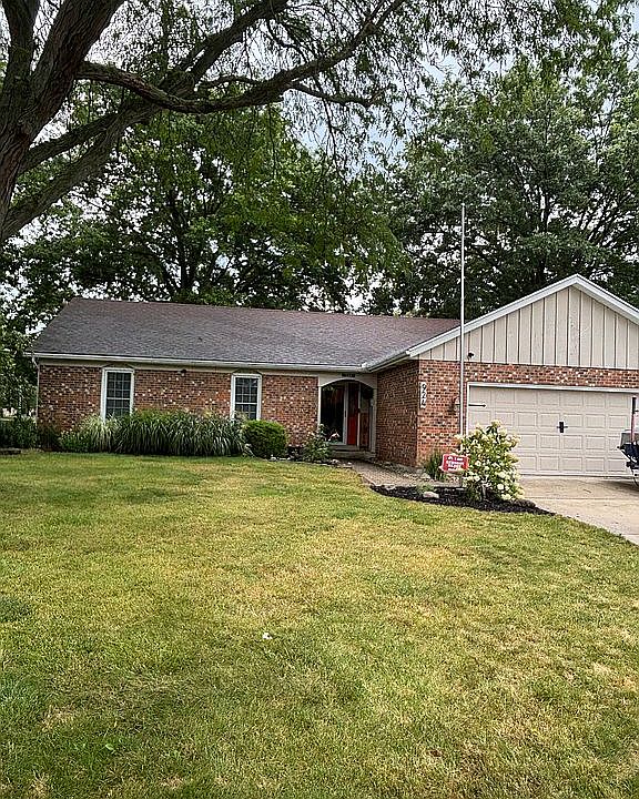 1st image of 924 Aster Dr