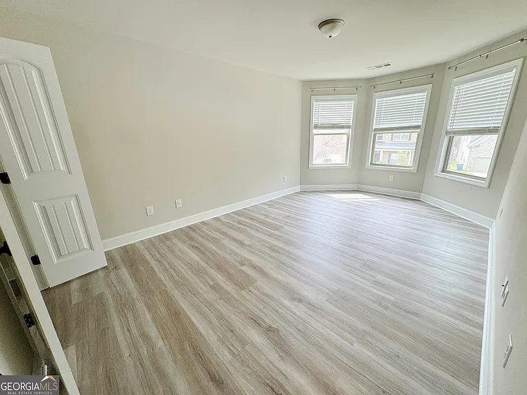 732 Sanctuary Ln — Photo 26