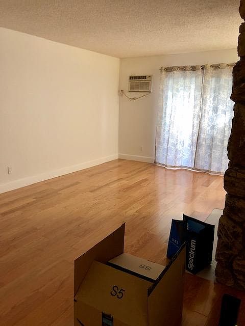 Large living room with new A/C