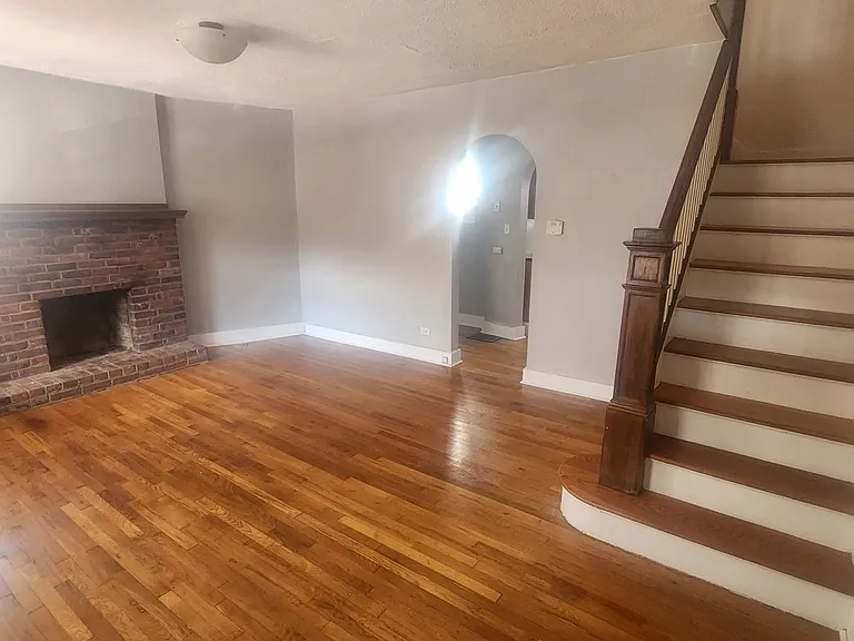 517 Summerlea St — Photo 9
