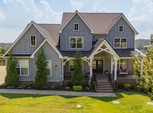 7033 Fiddlers Glen Dr, Arrington, TN 37014