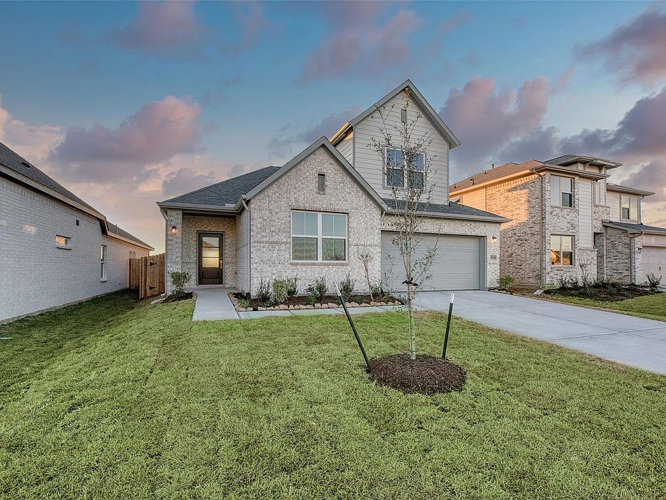 1st image of 21126 Sunlight Grove Dr