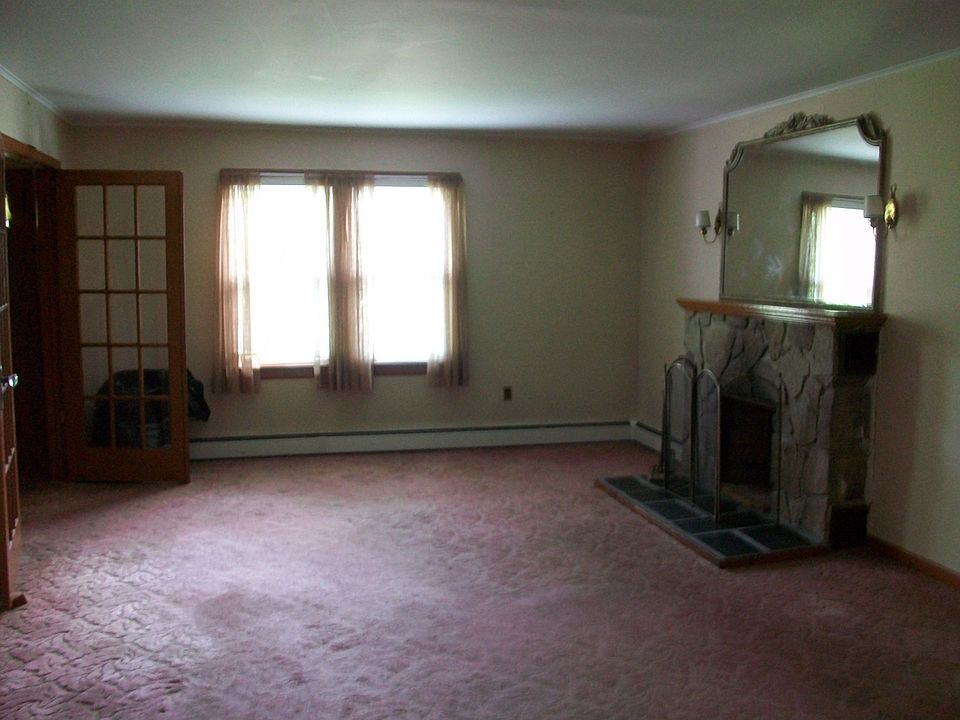 2nd image of 88 Brooks Flat Rd