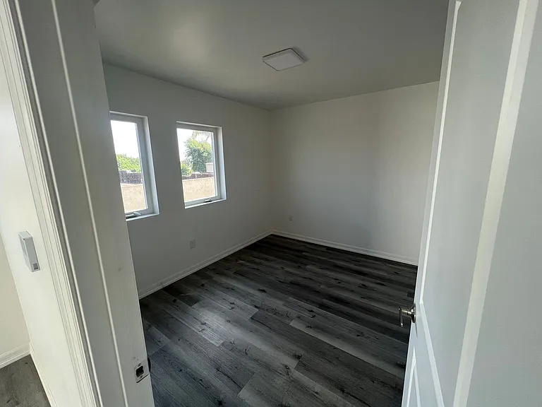 Highland Pacifica Apartments — Photo 5