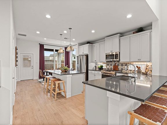 3rd image of 5607 Pearl Vista Dr