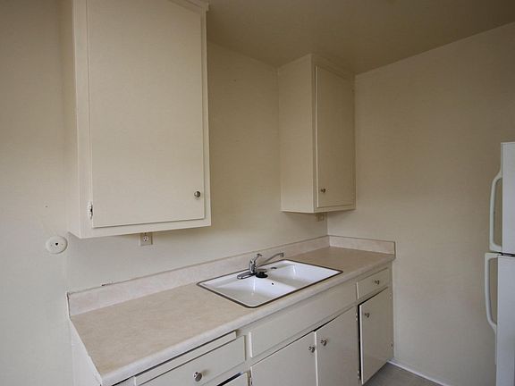 5th image of 530 N Wilson Ave APT 7
