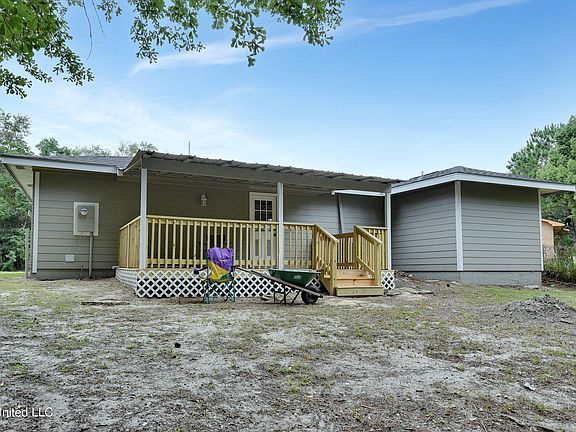 2nd image of 2236 Woodside Dr