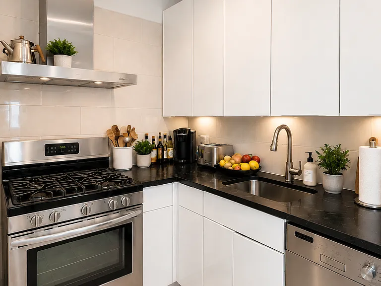 78 Ridge St #2I — Photo 8