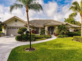 255 Stonegate Ct, Naples, FL 34119