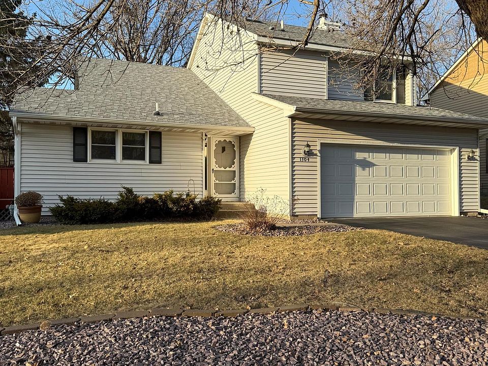 1st image of 1304 Rushmore Cres