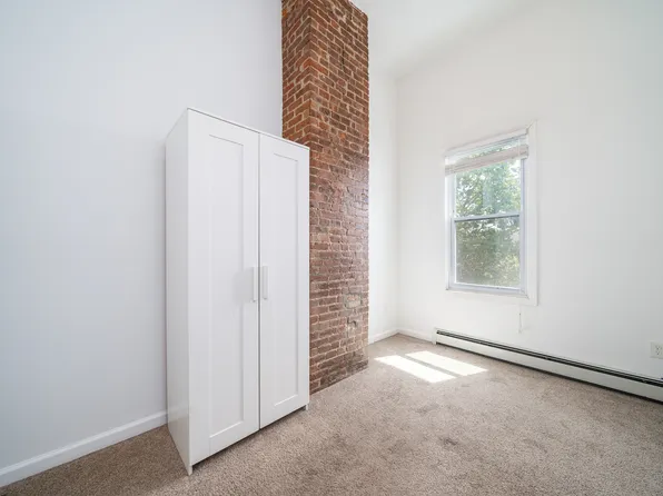 149 Randolph Avenue image 10 of 14