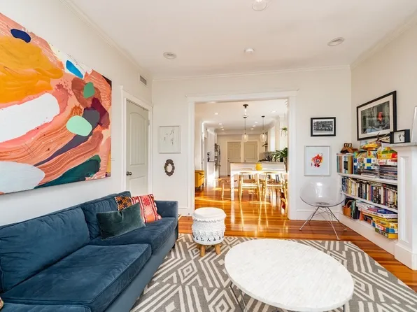 27 Farquhar St #3, Roslindale, MA 02131