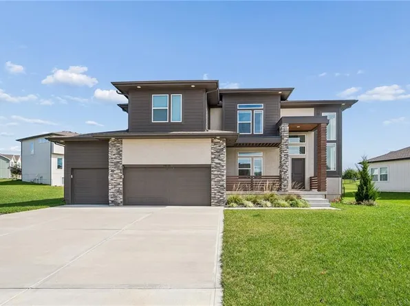 18225 Depot St, Overland Park, KS 66013
