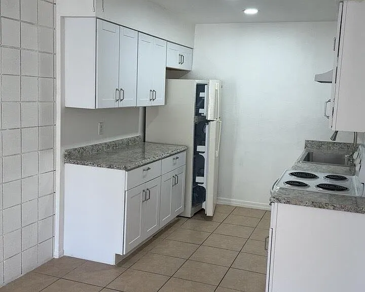 2028 W Cactus Rd #B — Photo 5