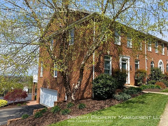 3rd image of 111 Blue Stone Hills Dr