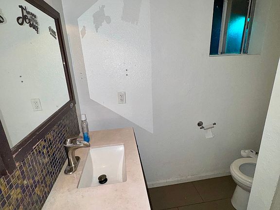 5th image of 275 Joaquin Ave #B