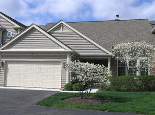 144 Warkworth Ln #90, Inverness, IL 60067
