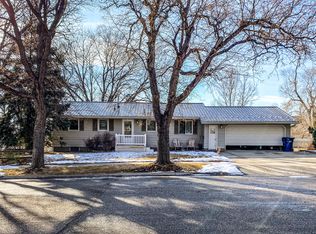 111 Lakeview Dr, Pierre, SD 57501