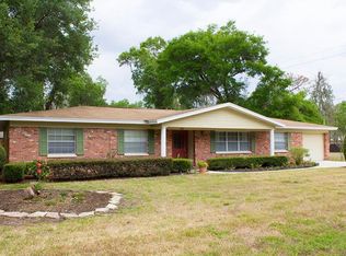 828 W Russell Dr, Plant City, FL 33563
