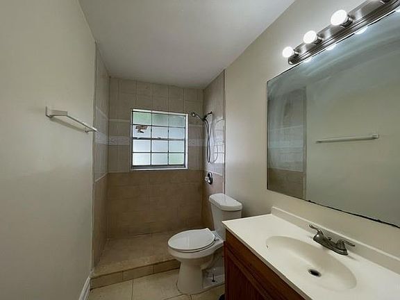 4th image of 22744 SW 55th Ave