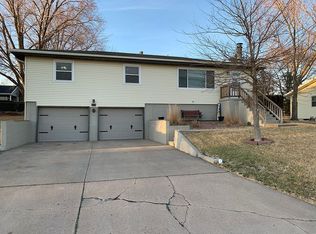 110 Willard Ave, Hebron, NE 68370
