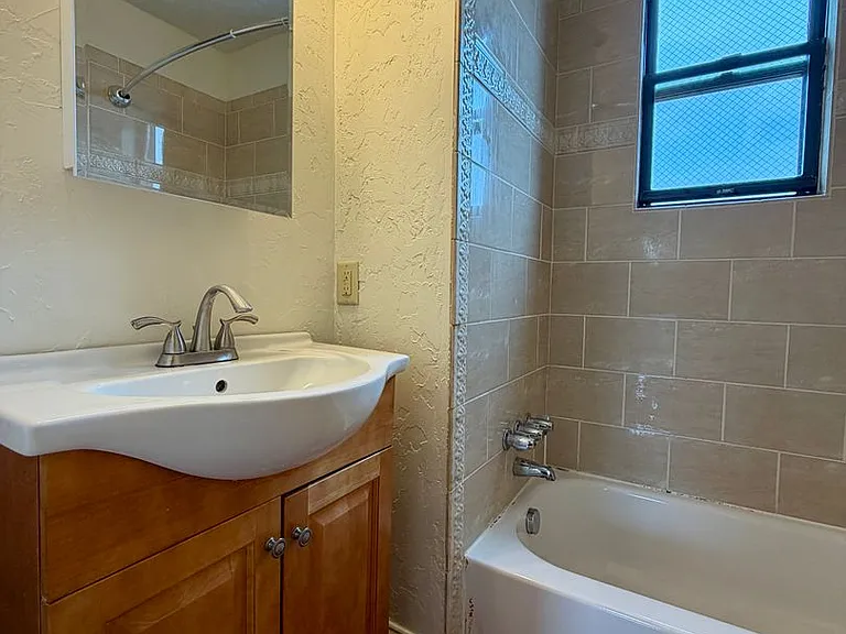 732 Filbert St — Photo 7