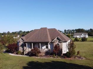 126 Fox Ln, Moyock, NC 27958