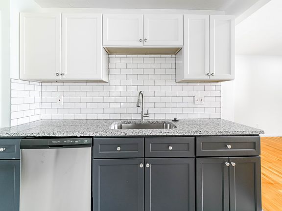 3rd image of 4871 Glen Burn Ave