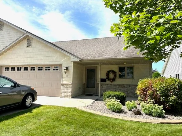 138 Somerset Ln, Kimberly, WI 54136