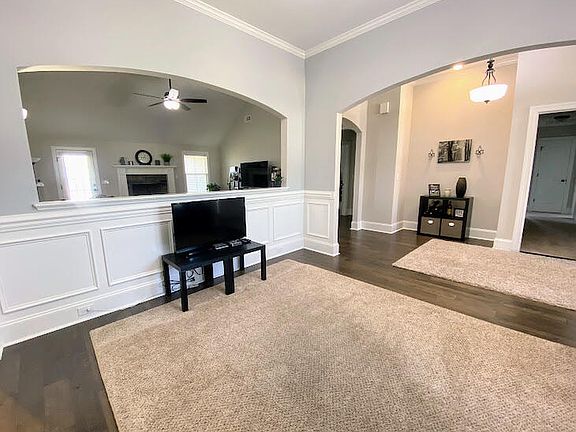 4th image of 2074 Fordham Dr
