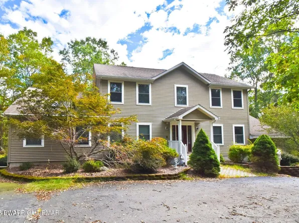 1058 Dewberry Dr, Hawley, PA 18428