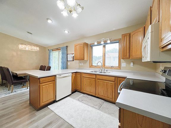 5th image of 2710 Cedar AVENUE