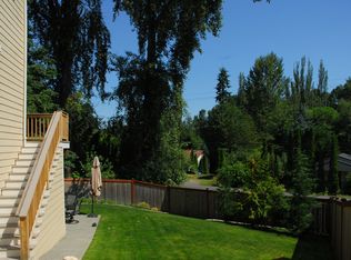 6730 NE 201st Pl, Kenmore, WA 98028