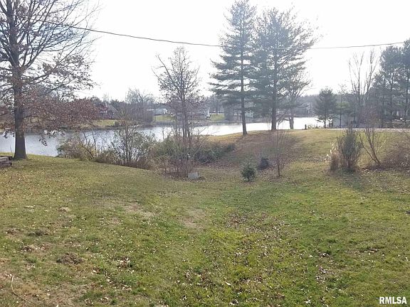 3rd image of 16737 Beechwood Ln