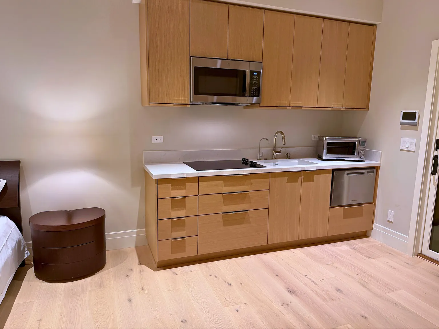 Studio, 500 sqft, $4,250 — Photo 4